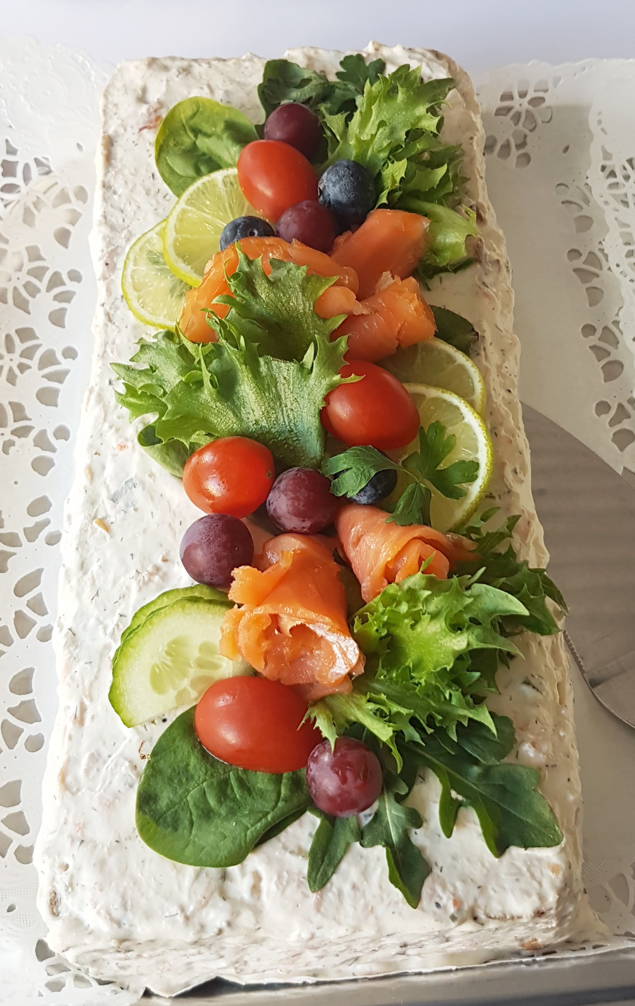 voileipakakku_lohi_2000px